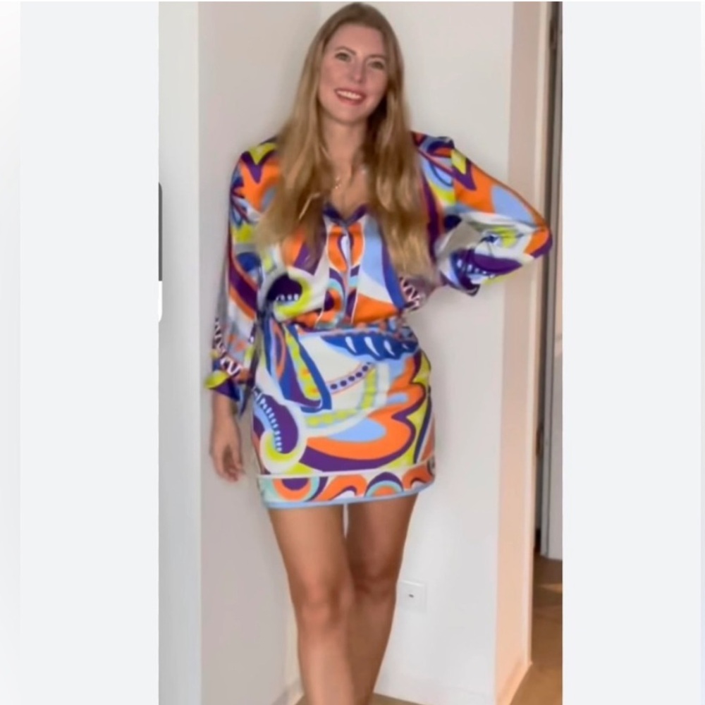 ❌SOLD❌ Zara Printed Mini Skirt - Picture 2 of 5